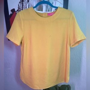 CATHERINE MALANDRINO soft yellow short Sleeve Blouse med EUC buttons in back